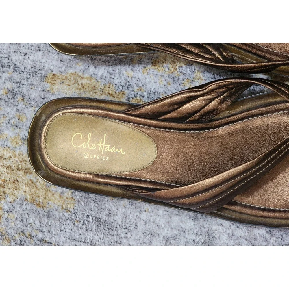 Cole Haan Women's Air Layne Metallic Bronze Leather Thong Sandals Size 9 D21701